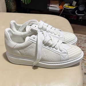 Louis Vuitton White Textured Leather Low-Top Sneakers